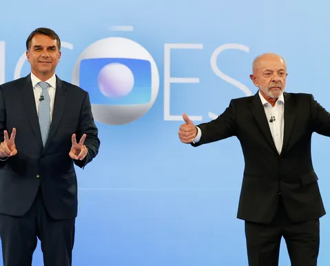 Lula chama saída de Flávio Bolsonaro do Brasil de “vergonhosa”