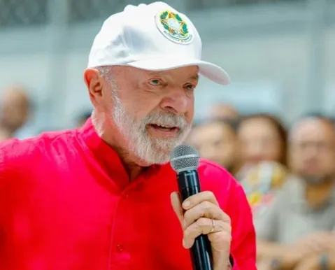 Lula decreta bloqueio de celulares em presídios