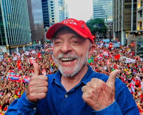 Lula se torna segundo presidente mais longevo da história do Brasil