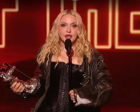 Madonna volta ao VMA após 23 anos e se torna maior vencedora da noite