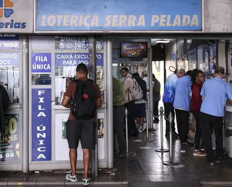 Mega-sena e Lotofácil: greve da Caixa impede resgate de R$ 400 milhões