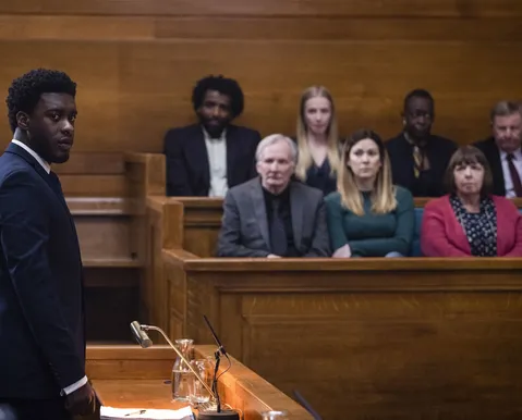 Minissérie escondida na Netflix com só 4 episódios para terça (06/10)