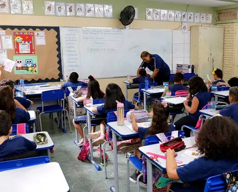 Ministério da Educação restringe uso de IA em escolas e universidades