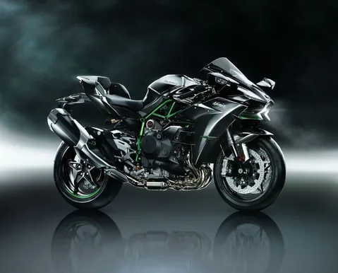 Nova Kawasaki Ninja ganha motor revisado, piloto automático e mais