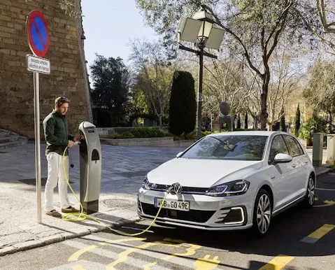 Novo Golf híbrido traz 170 cavalos e autonomia de até 21,7 km/l