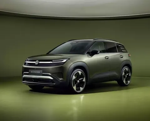 Novo SUV elétrico da VW estreia com autonomia de 427 km e tela retrô