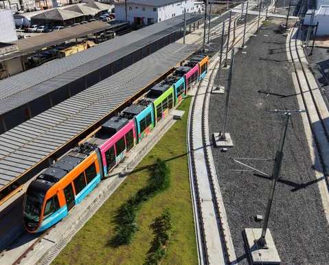 Novo trecho do VLT em Salvador inicia operação; veja como vai funcionar