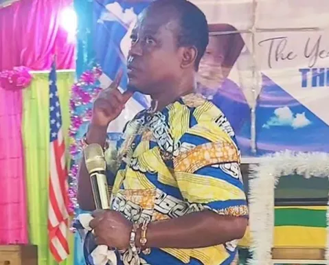 Pastor usa saltos para fazer pregações e diz que é "missão de Deus"