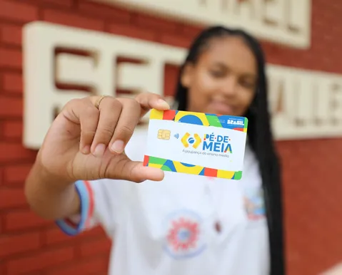 Pé-de-Meia prevê incentivo extra de R$ 200 para concluintes que fizerem Enem - Imagem