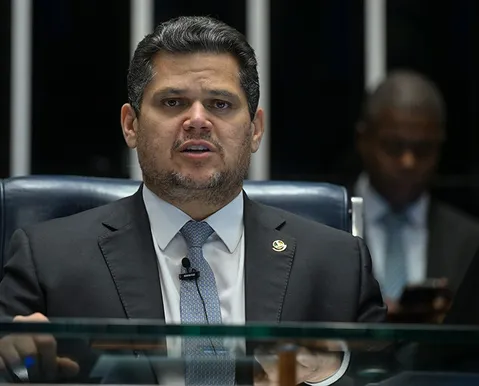 PEC do fim da escala 6x1 só deve ser votada após as eleições