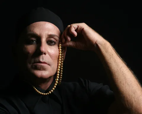 Peça sobre travesti que resistiu ao nazismo chega a Salvador