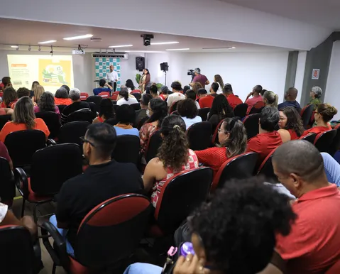 Programa de ensino médio a distância da Bahia completa 15 anos