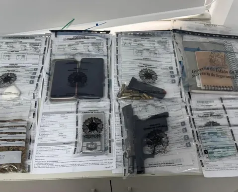 Quatro suspeitos são presos com arma, drogas e R$ 2,2 mil em operação na Bahia