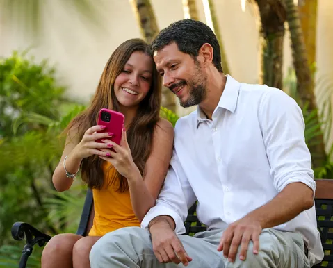 Recreio sem celular: o que mudou nas escolas da Bahia após a nova lei? - Imagem