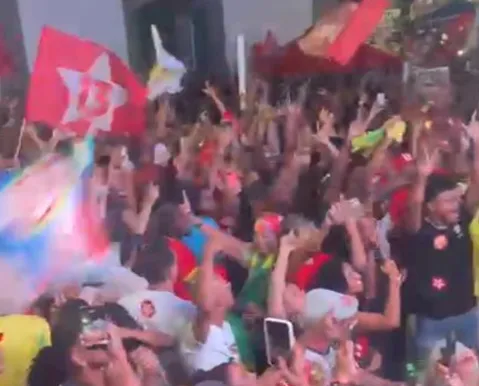 Reduto petista em Salvador celebra vitória histórica de Lula