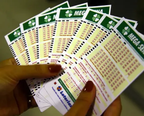 Resultado da Mega-Sena concurso 3071: confira as dezenas sorteadas neste domingo (18/10) - Imagem