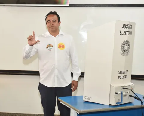 Ronaldo Mansur vota e diz: “Chegamos até o final com a cabeça erguida” - Imagem