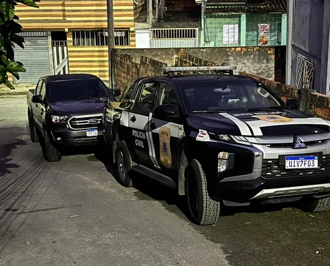Sargento e servidores públicos são presos em operação contra fraude de veículos