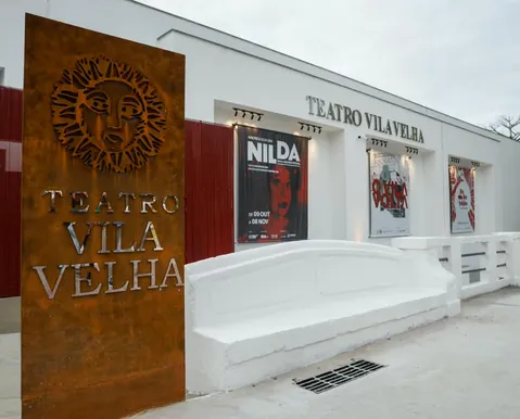 Teatro Vila Velha reabre com programação até janeiro; veja atrações