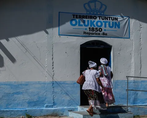 Terreiros apostam no turismo para preservar tradições na Bahia
