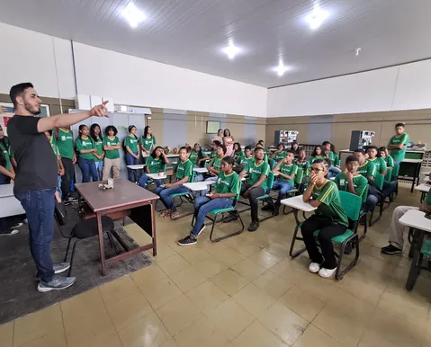 Tour pedagógico leva estudantes de Simões Filho para conhecer o IFBA