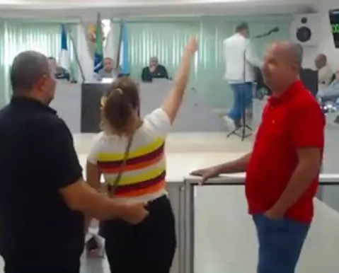 Vereador xinga mãe de autista para esconder colapso na saúde