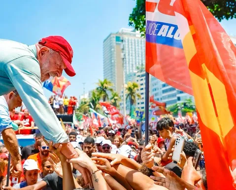 Virada épica mostra força de Lula e poder da mobilização popular - Imagem