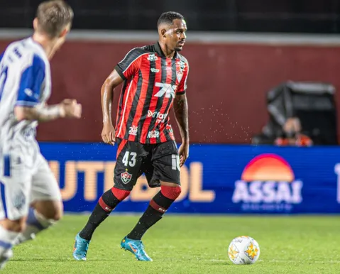 Vitória anuncia retorno de zagueiro antes de jogo decisivo na Série A - Imagem