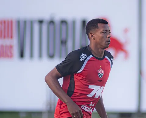 Vitória oficializa contratação de novo reforço para a defesa