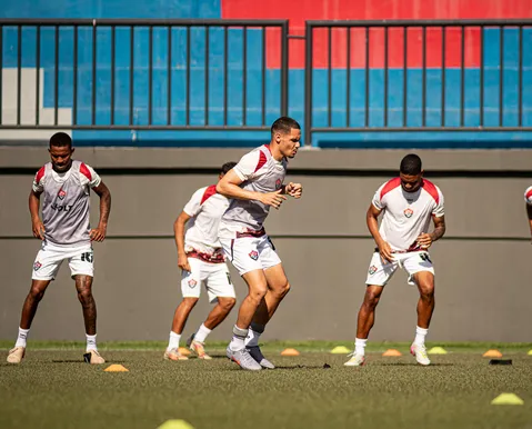Vitória rescinde com promessa da base que atuou no Baianão