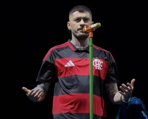Zayn se desculpa após usar camisa do Flamengo em estádio do Palmeiras: "Não queria ofender"