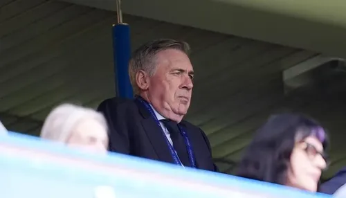 Ancelotti vai assistir João Pedro e ele faz um gol a favor e um contra