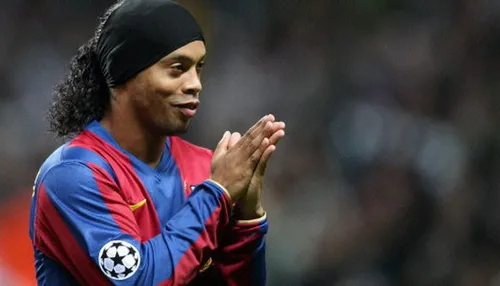 Aos 46 anos, Ronaldinho Gaúcho tem data para voltar aos gramados