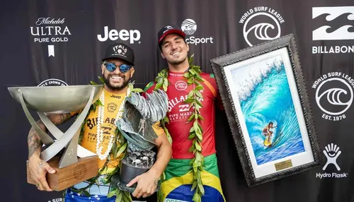 Campeão mundial de surfe participa de teste em clube da Série A