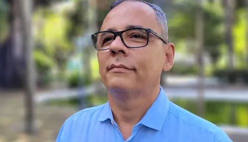 Feitiços, fantasmas e vampiro do sertão: escritor baiano lança livro de terror