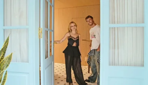 Filha de Xuxa e marido vivem em casa de 308m² com fogão de R$ 55 mil