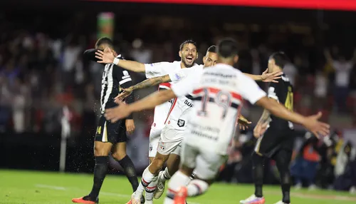 Jogador emprestado pelo Bahia marca golaço e ajuda ex-clube na Série A