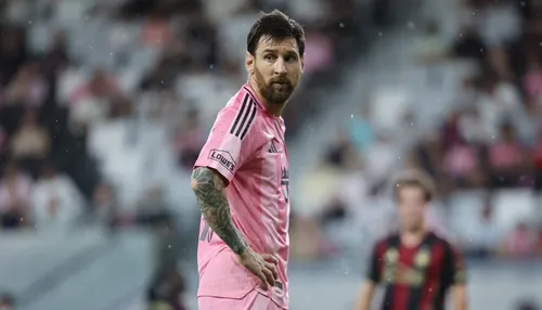 Messi surpreende e chega a acordo com time da segunda divisão