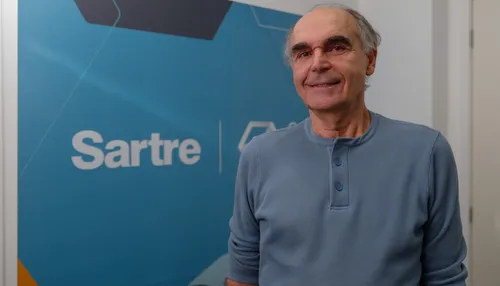 "Não escolhi a educação; foi ela que me escolheu", diz diretor do Sartre