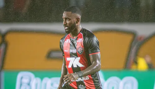 Titular vira desfalque do Vitória para sequência da temporada