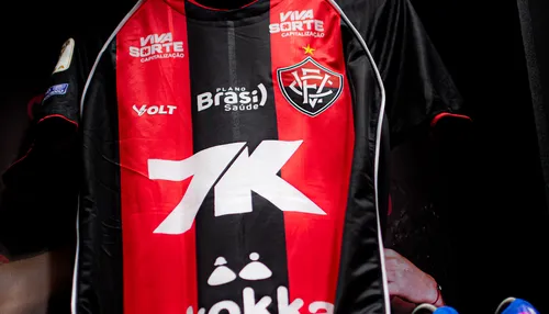 Vitória renova contrato com jovem defensor após lesão de titular