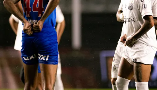 Zagueiro do Bahia se desculpa após elogiar Neymar em meio a briga com Nestor