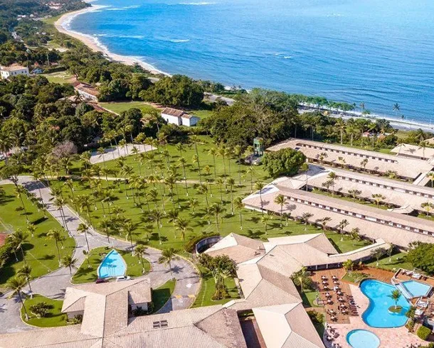 Hóspedes de resort na Bahia passam mal e local é alvo de fiscalização