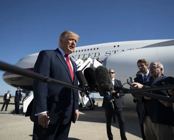 Trump evita comentar carta de Flávio e questiona eleição no Brasil