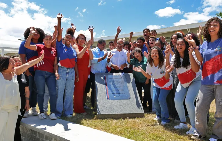 Bahia amplia estrutura de colégios de tempo integral em Salvador