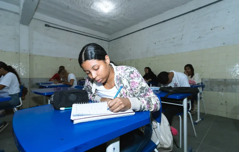 Bolsa Permanência de Itabuna passa a atender mais estudantes do EJAI