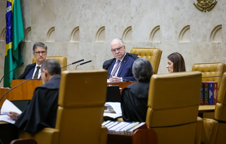 Fachin dá prazo para Mendonça se manifestar após contestação da AGU