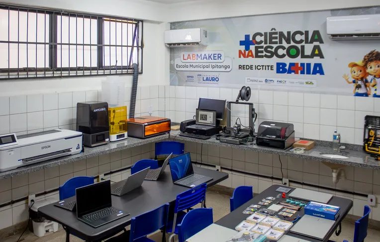 Lauro de Freitas inaugura 1º laboratório Maker da rede municipal