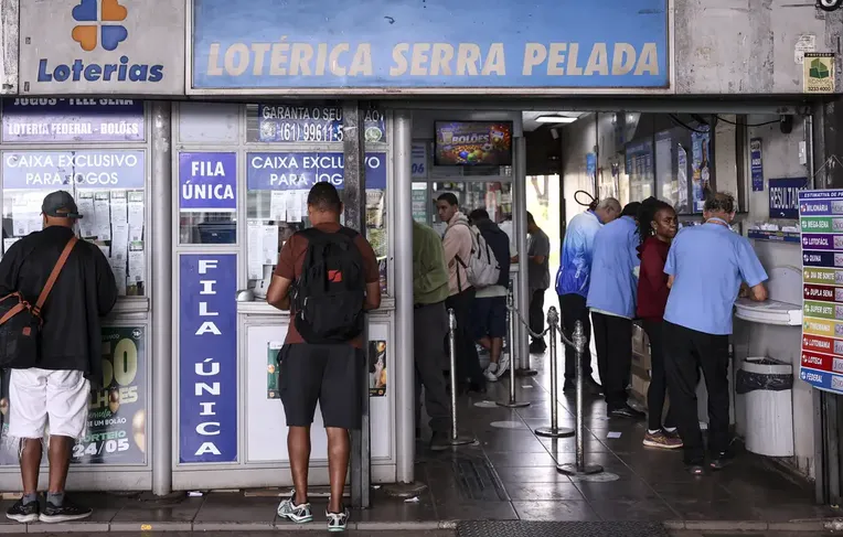 Mega-sena e Lotofácil: greve da Caixa impede resgate de R$ 400 milhões