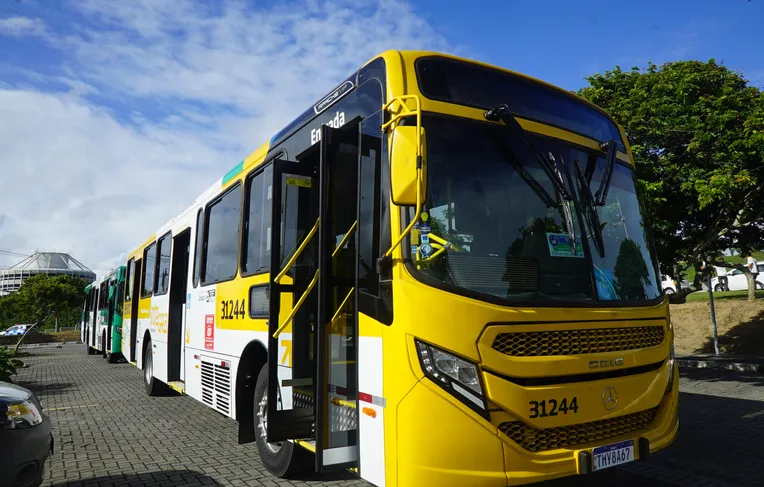 Ônibus de Salvador vão parar de aceitar dinheiro; veja quando